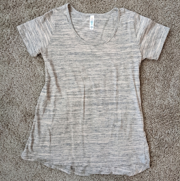 LuLaRoe top - Picture 1 of 3